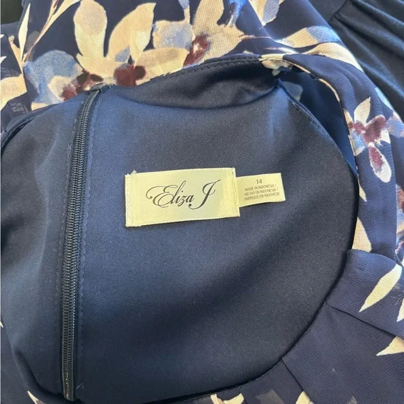 Bundle of Two Eliza J Green and Blue Floral Maxi Dress - Picture 7 of 11